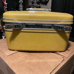 Yellow Traincase